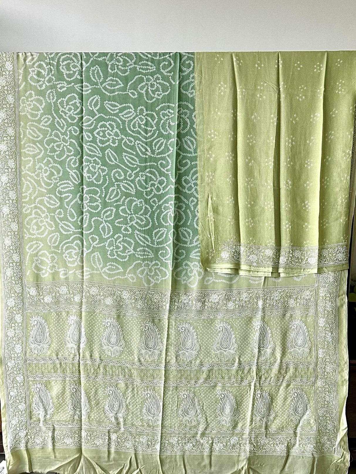 Light Green Pure Banarsee Georgette Bandhani Saree with Machine Embroidery