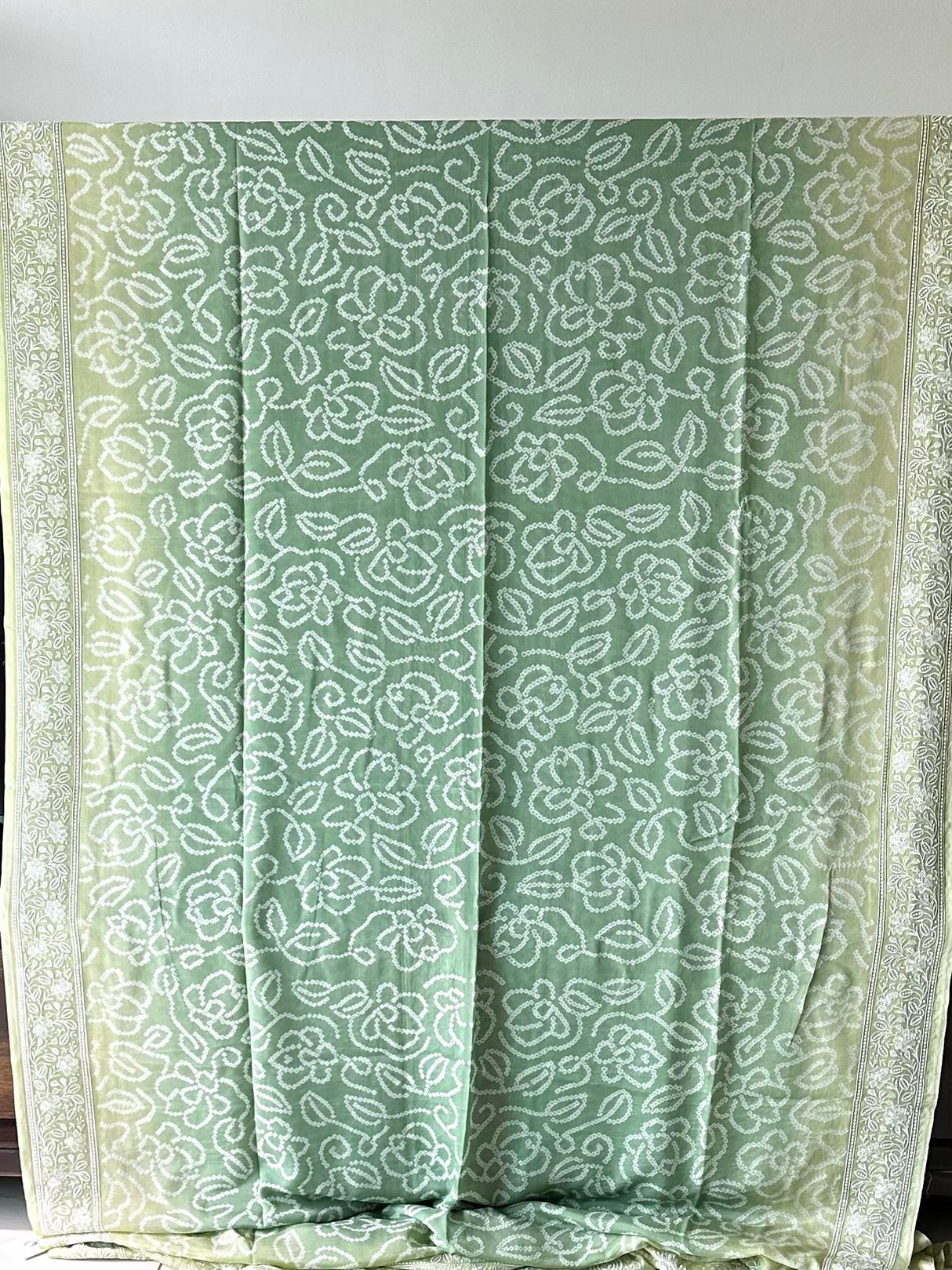 Light Green Pure Banarsee Georgette Bandhani Saree with Machine Embroidery