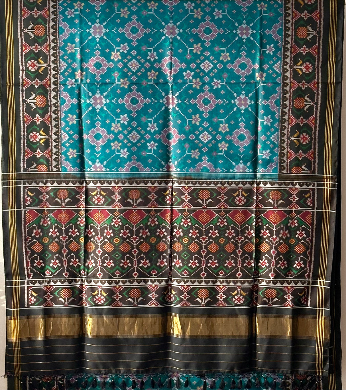 Elegant Teal Single Ikat Handloom Mulberry Silk Saree