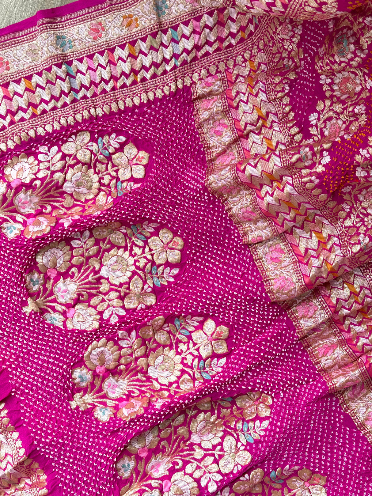 Floral Pink Exclusive Handloom Pure Banarsi Georgette Bandhani Saree