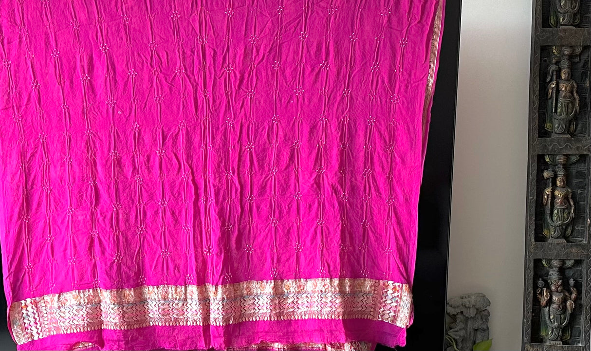 Floral Pink Exclusive Handloom Pure Banarsi Georgette Bandhani Saree