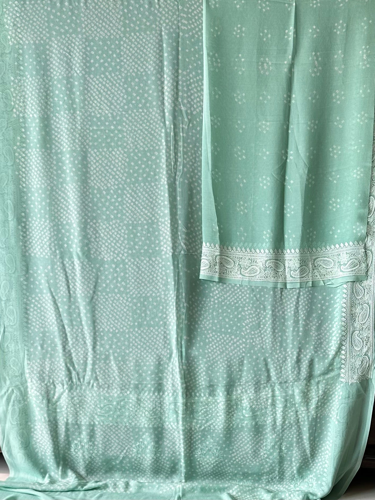 Light Sea Green Pure Banarsee Georgette Bandhani Saree with Machine Embroidery