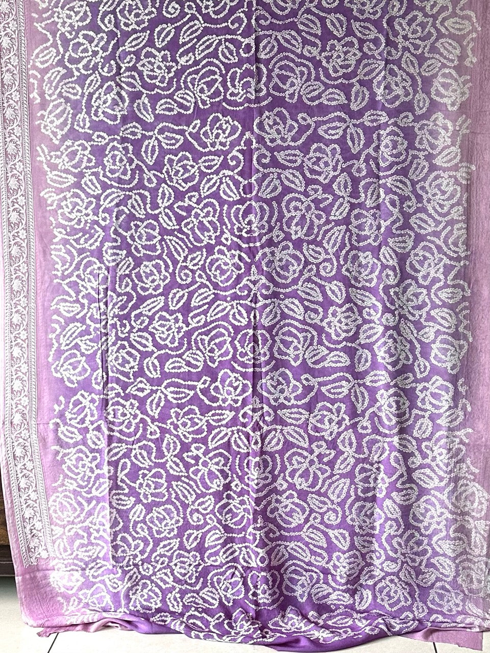 Dual Shade of Lavender Pure Banarsee Georgette Bandhani Saree with Machine Embroidery