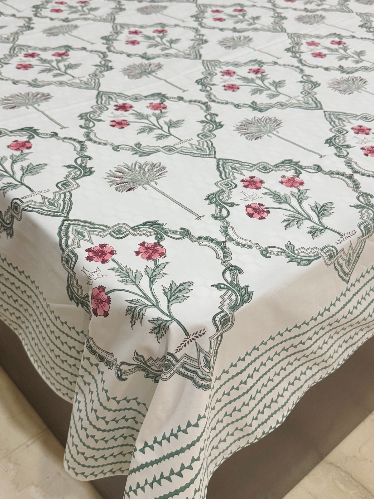 Mughal floral printed fitted cotton bedsheet for king size beds