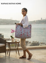 zip-closure-classic-floral-tote-bag