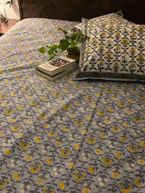 Premium cotton fitted bedsheet with elastic and diamond print