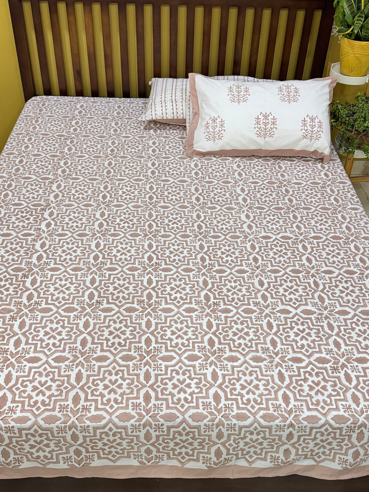 Premium percale cotton bedsheet with matching pillowcases