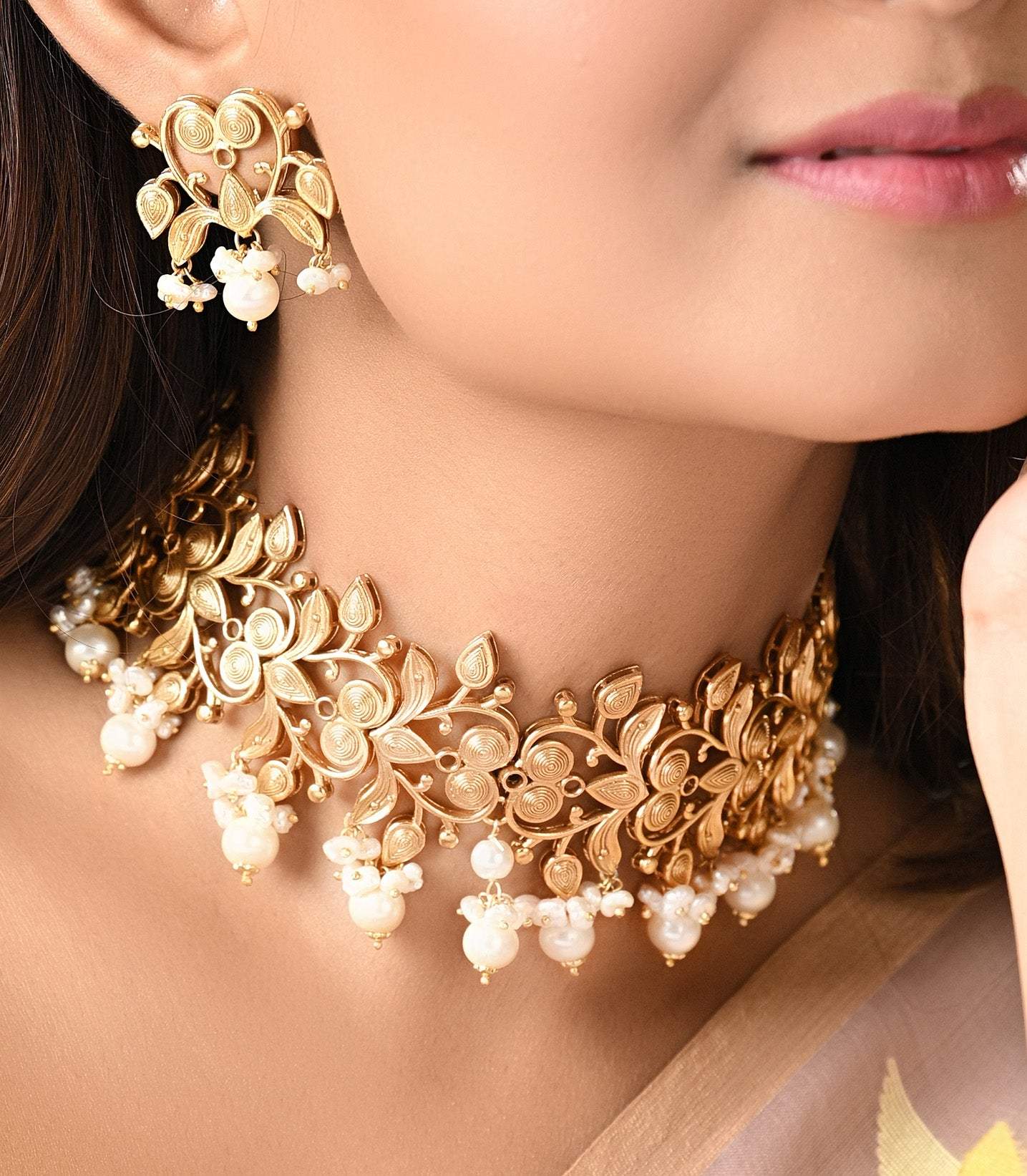 Handcrafted 92.5 Silver Choker and Earrings with Pearls – Kapaas Katha