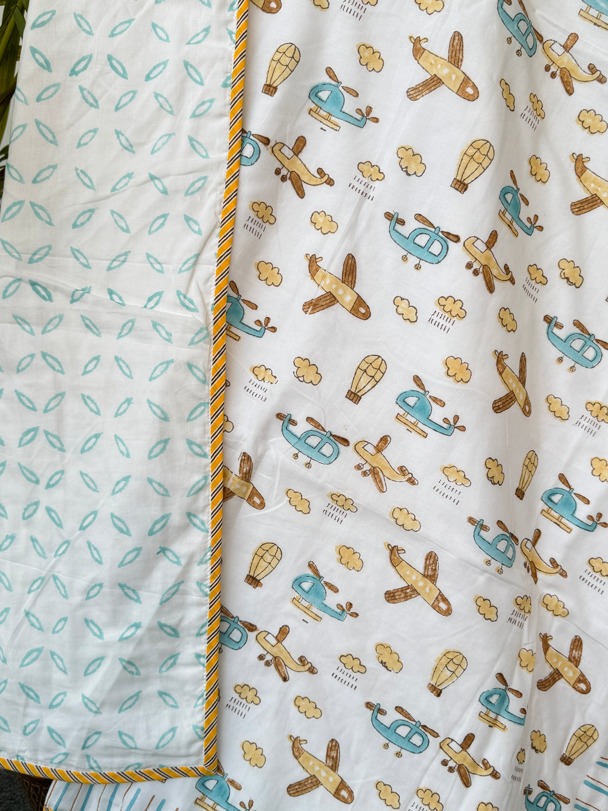 airplane-print-cotton-dohar-for-kids