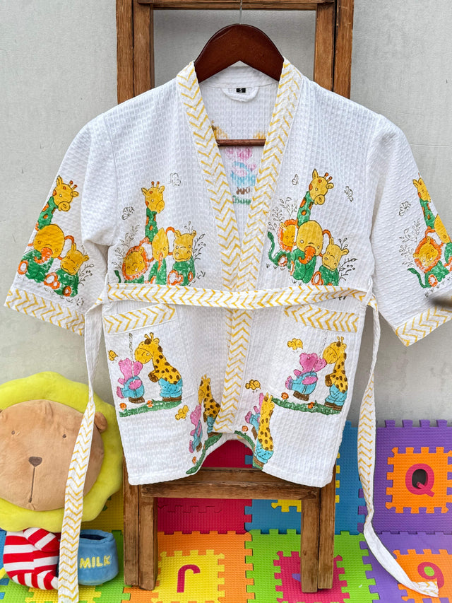 animal-giraffe-kids-bathrobe-front-view