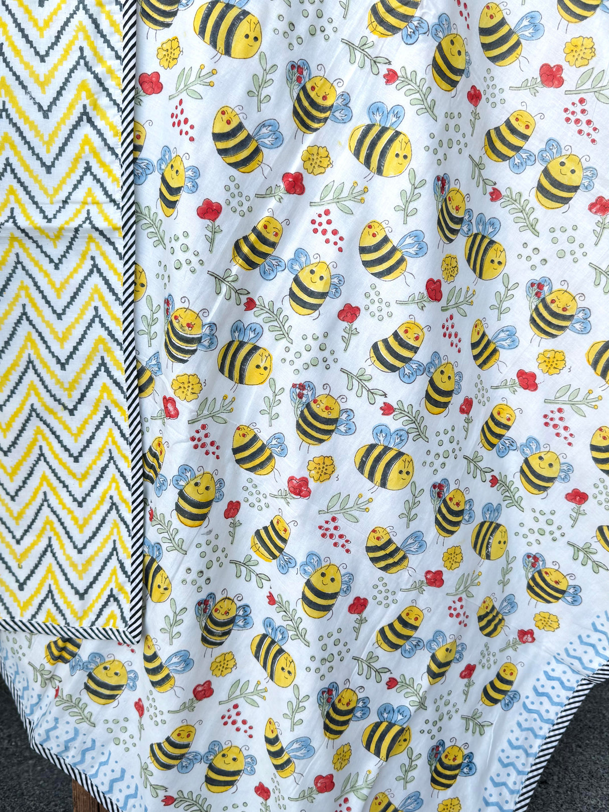 artisan-cute-bee-theme-kids-blanket