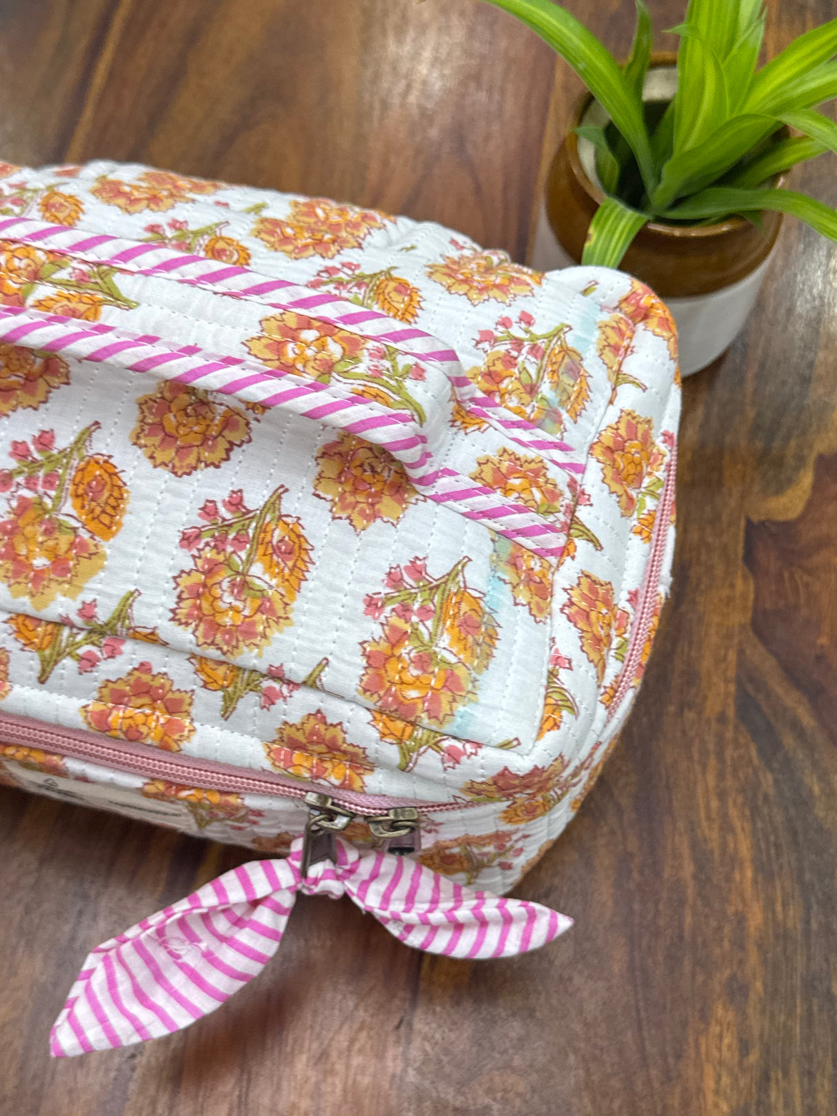 artisan-delightful-bloom-floral-vanity-bag-women