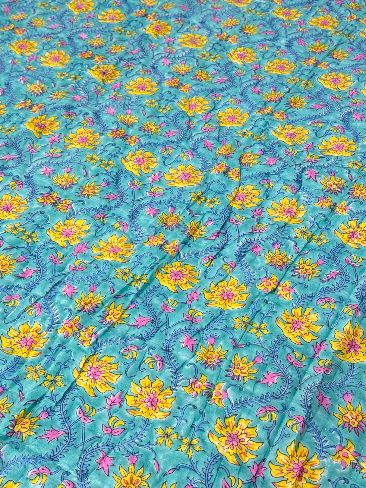 artisan-made-queen-size-quilt-with-soft-finish