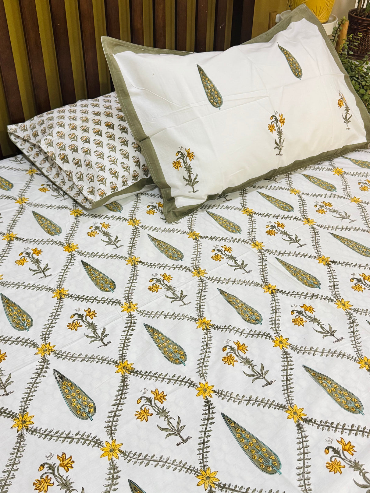 artisan-style-cotton-bedsheet