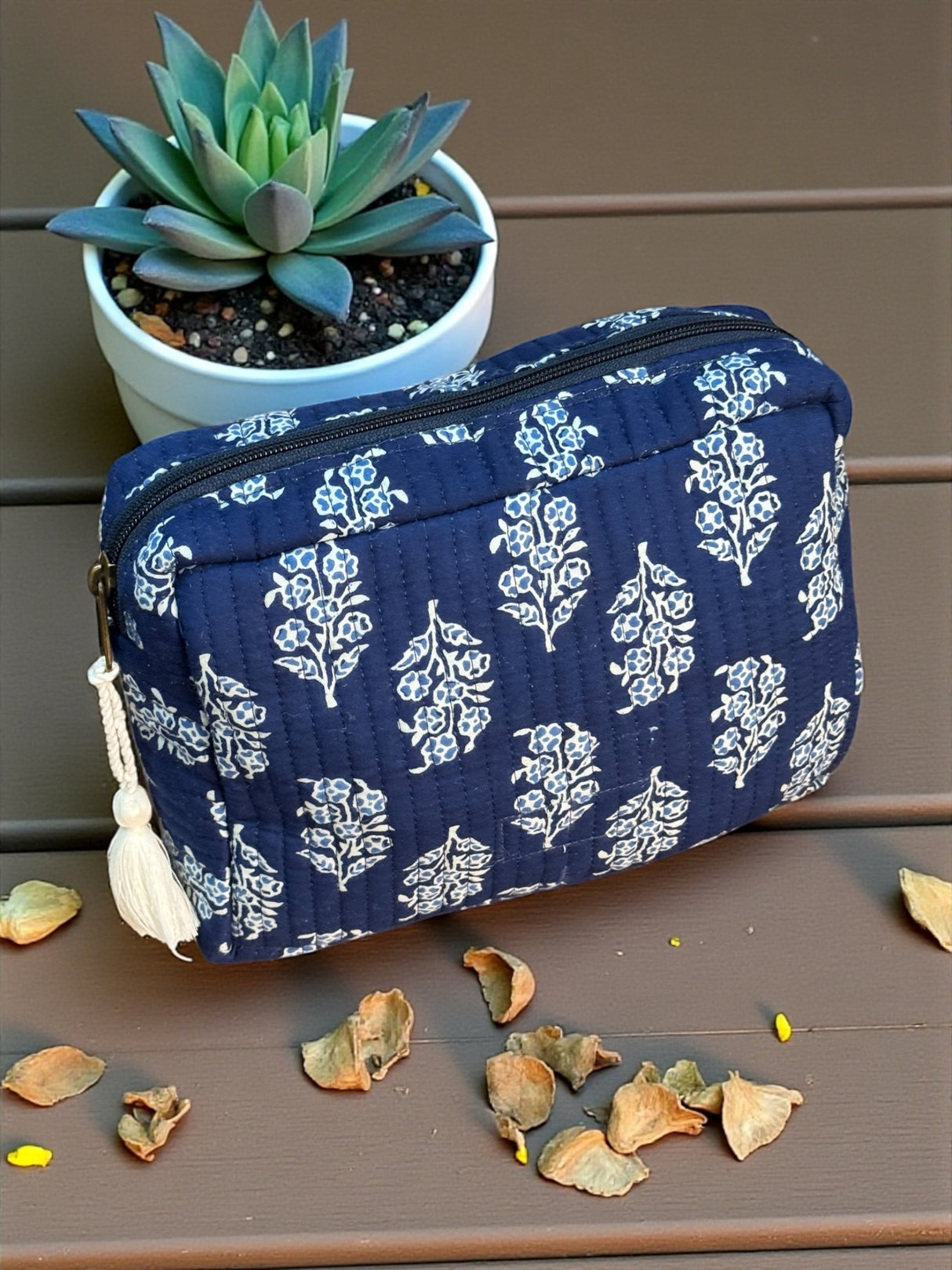 artisanal-indigo-vine-handprinted-quilted-pouch