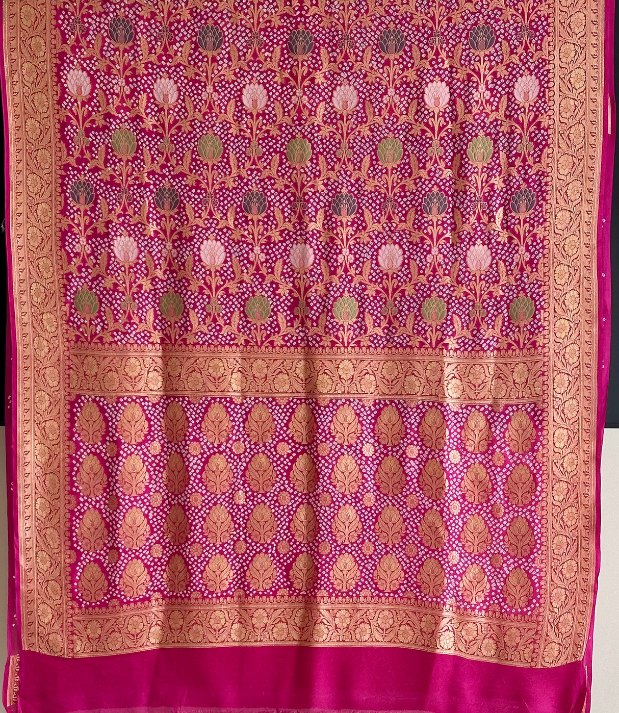 banarasi-georgette-meenakari-bandhani-saree