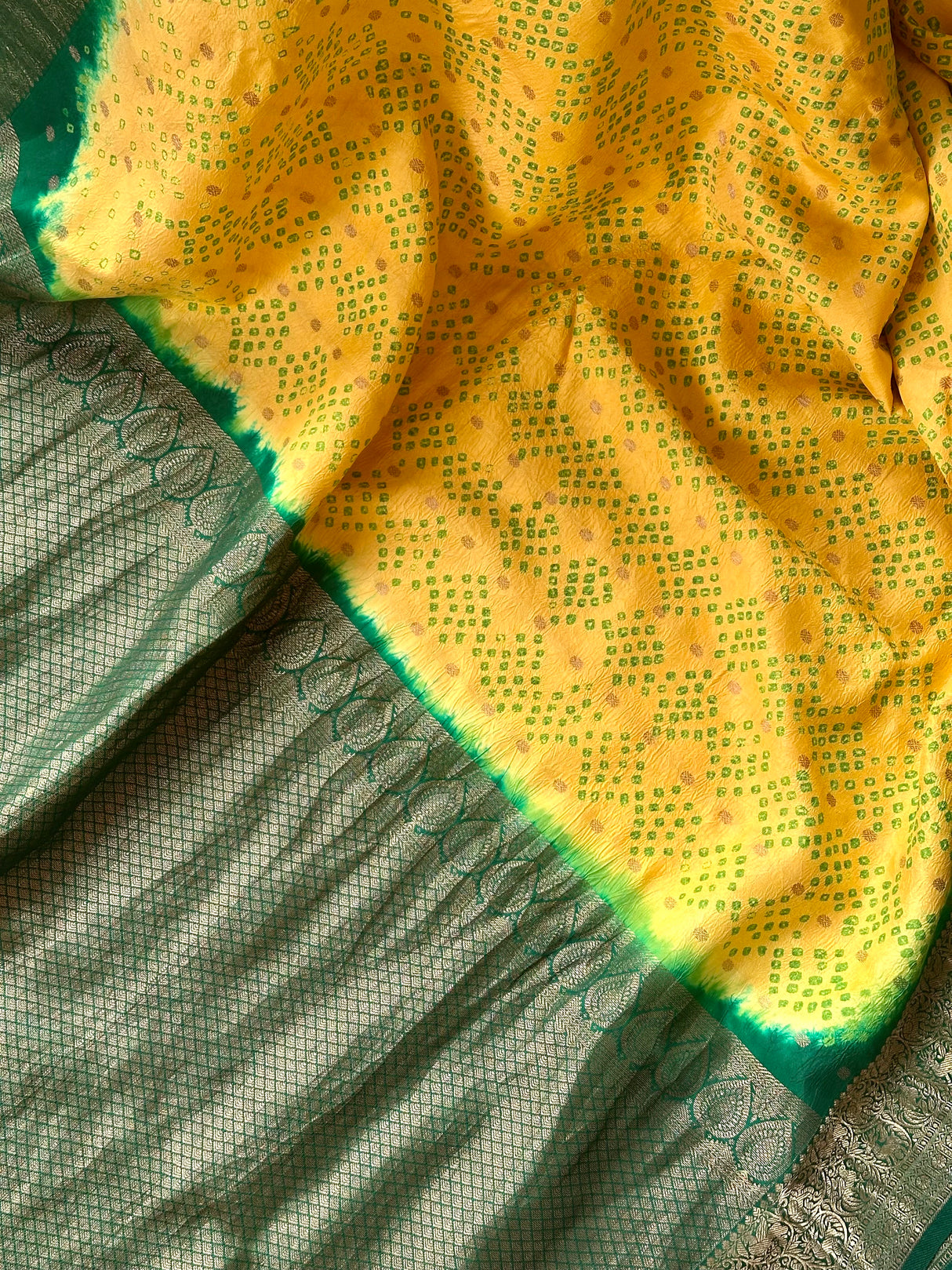 bandhani-georgette-saree-with-wave-inspired-motif