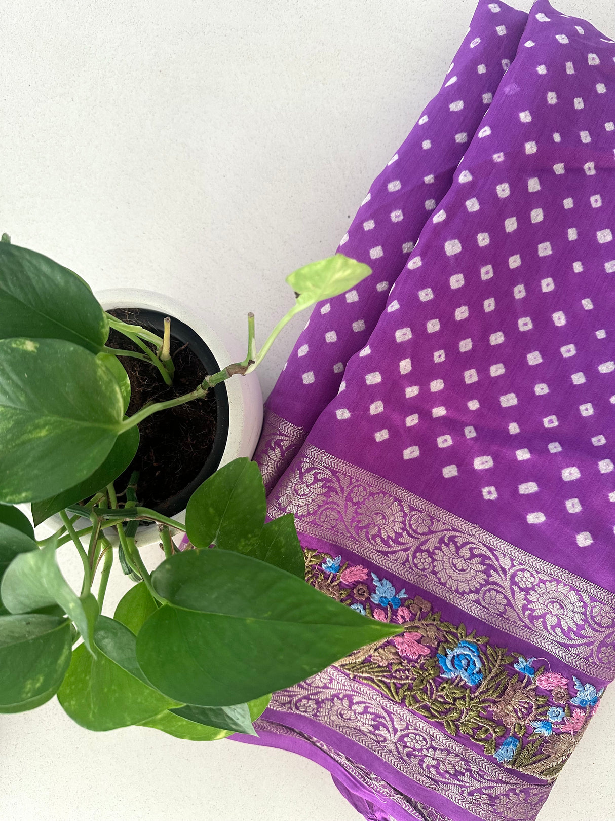 bandhani-saree-in-chiniya-silk