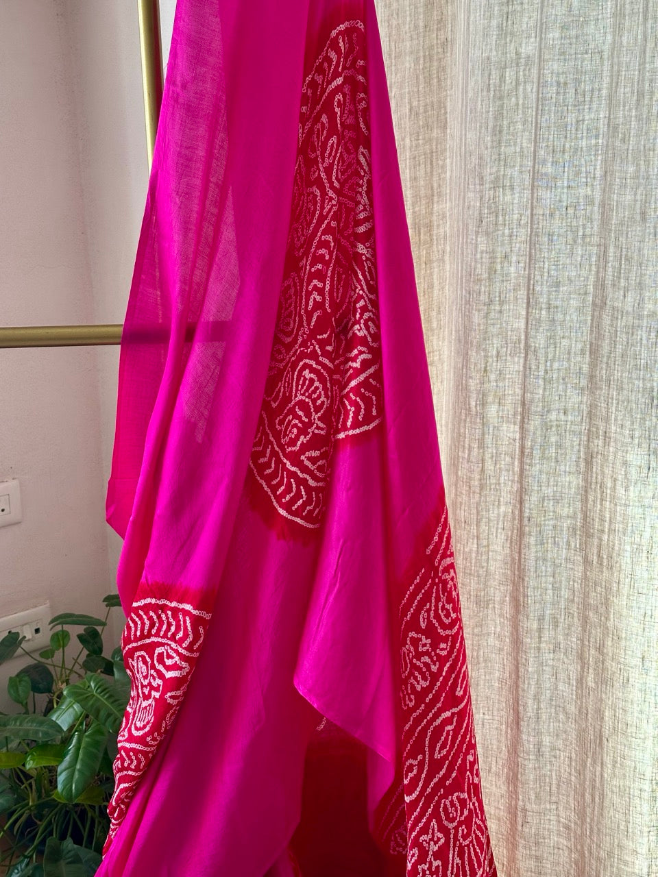 Rani Pink and Red Circle Theme Pure Gajji Silk Bandhani Saree