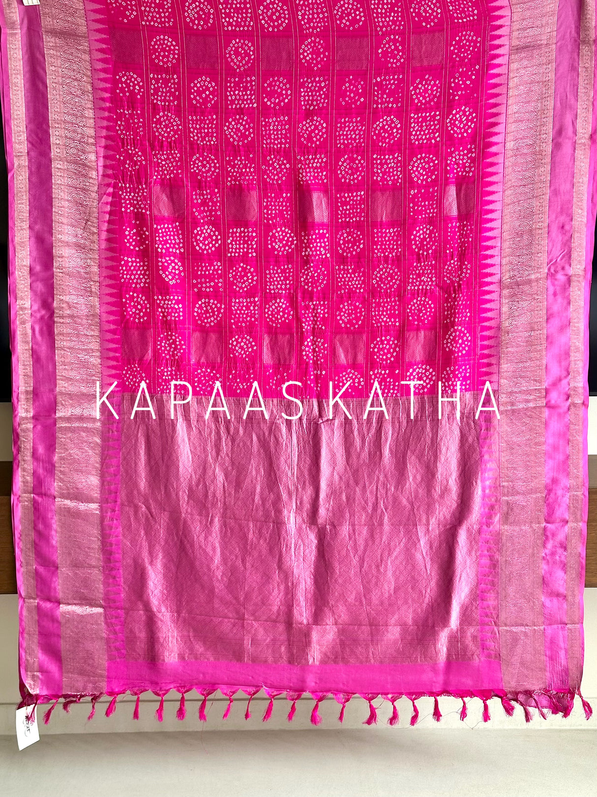 bindu-madhurya-bandhani-vasundhra-silk-saree