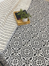 black-theme-double-cotton-quilt-design-view