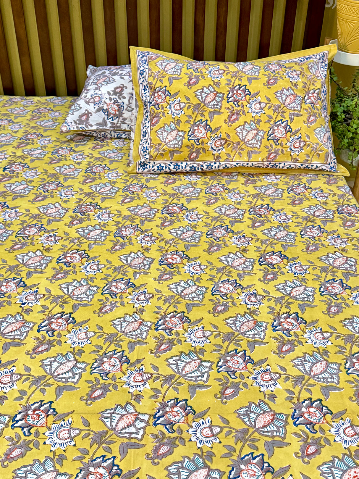 blockprint-quilt-bedsheet-set-floral-medallion