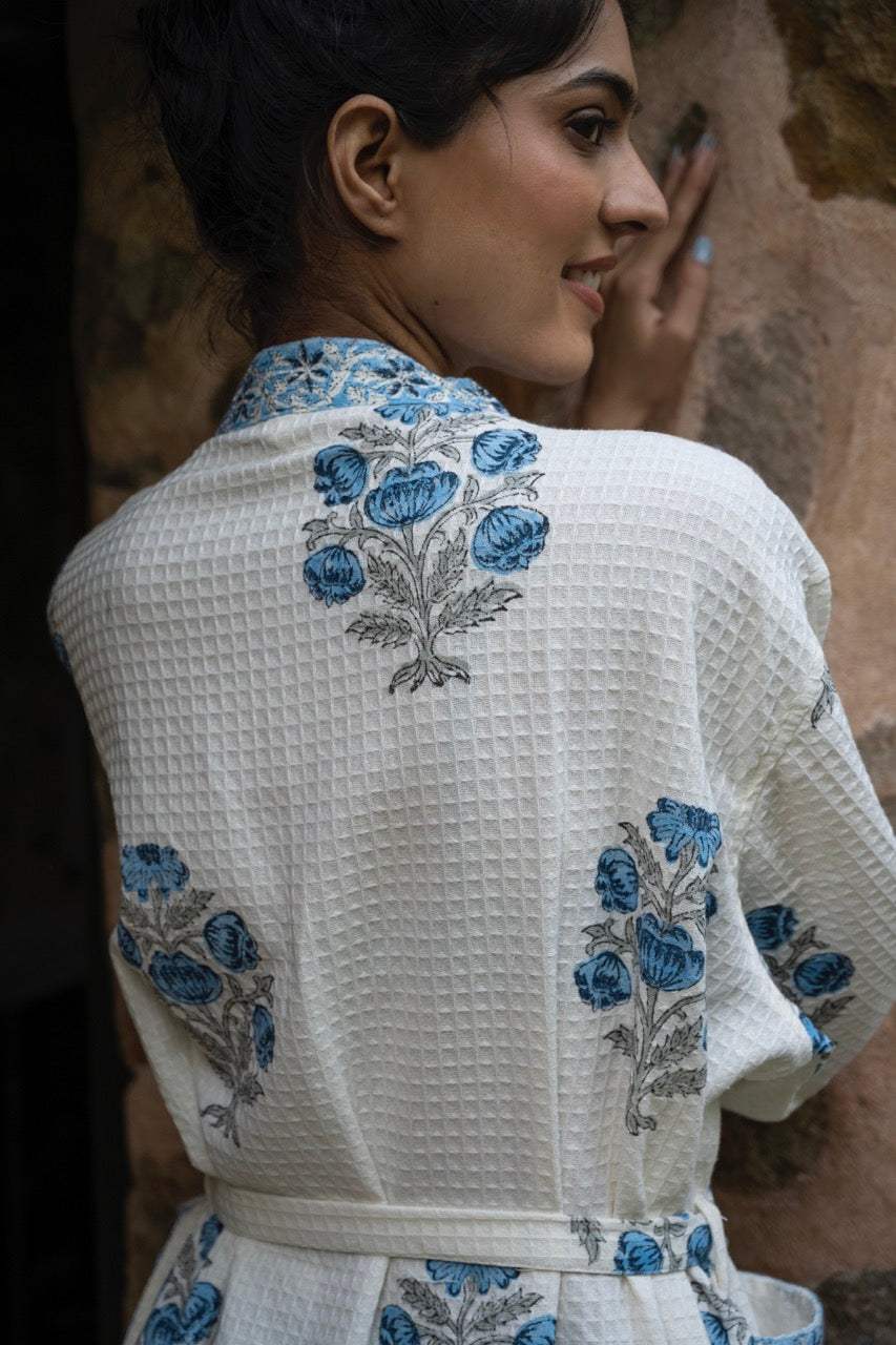 blue-floral-cotton-waffle-bathrobe-close-up-view