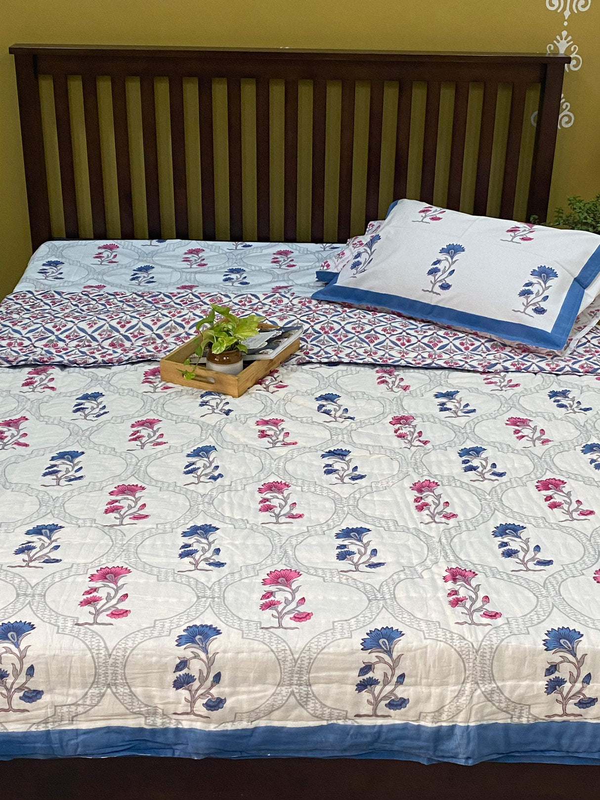 blue-pink-flower-double-cotton-quilt-complete-view