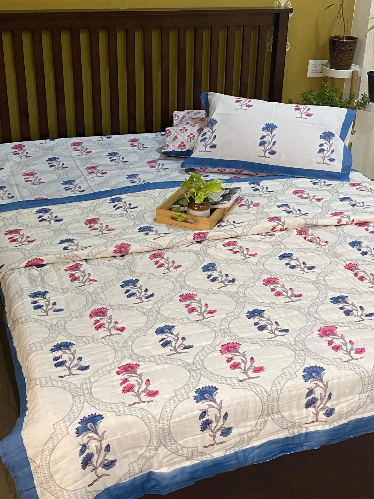 blue-pink-flower-double-cotton-quilt-design-view