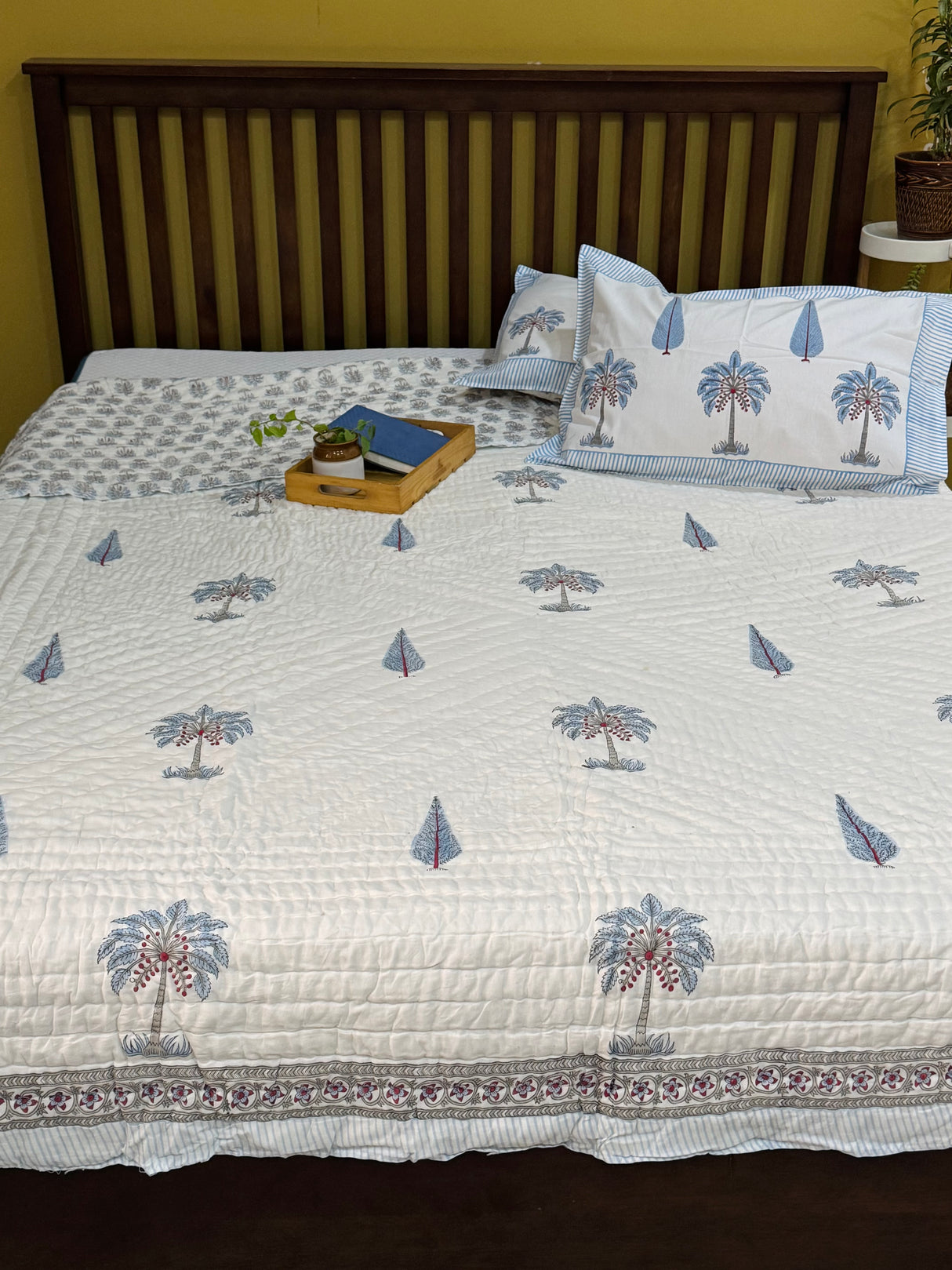 blue-tree-double-cotton-quilt-full-view