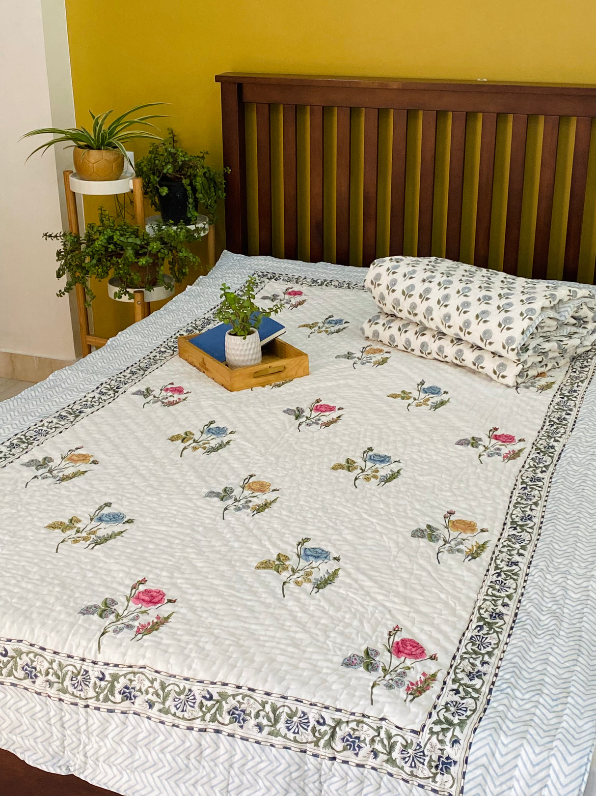 blue-yellow-rose-single-cotton-quilt-complete-view