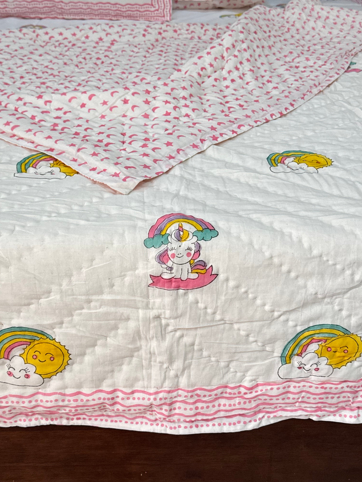 breezy-nap-unicorn-theme-kids-mulmul-quilt