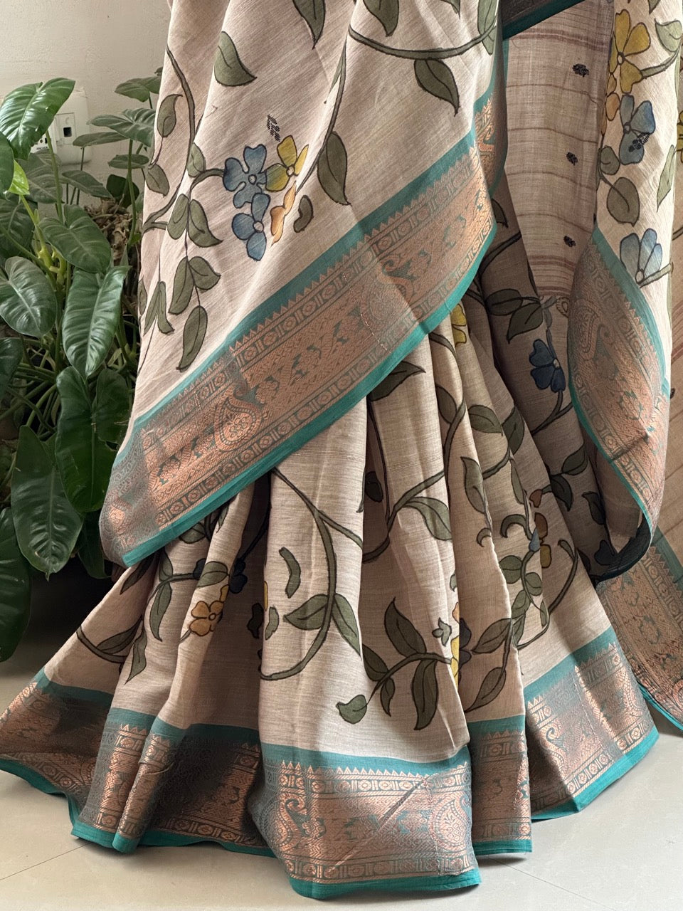 Brownish Grey Floral Cotton Kalamkari Saree