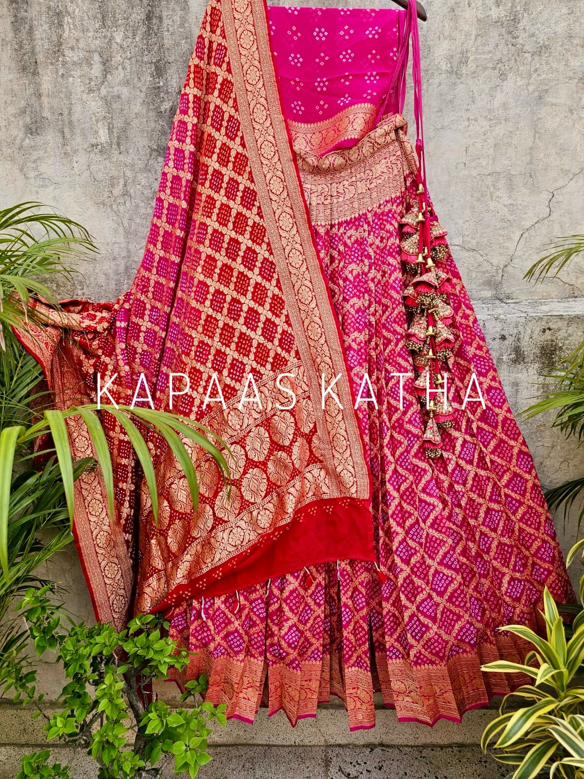 captivating-rani-pink-pure-banarsi-georgette-bandhani-lehenga-with-dupatta