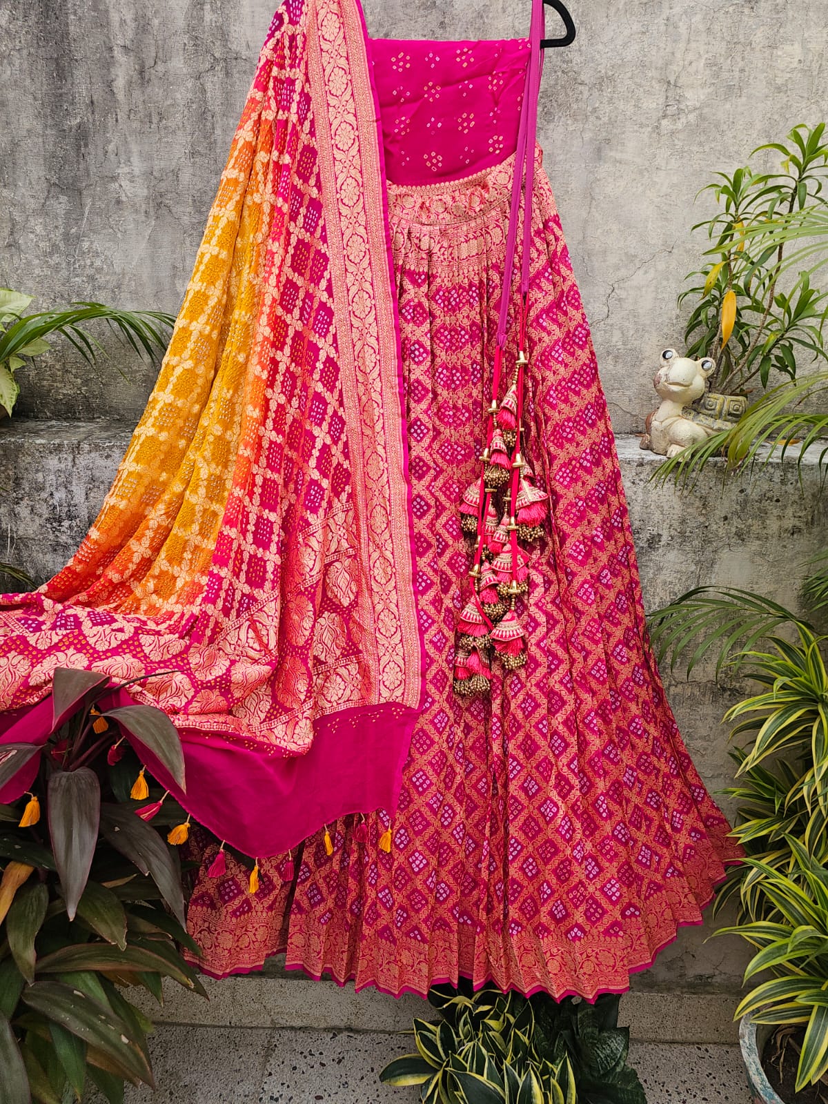 captivating-rani-pink-pure-banarsi-georgette-bandhani-lehenga-with-dupatta