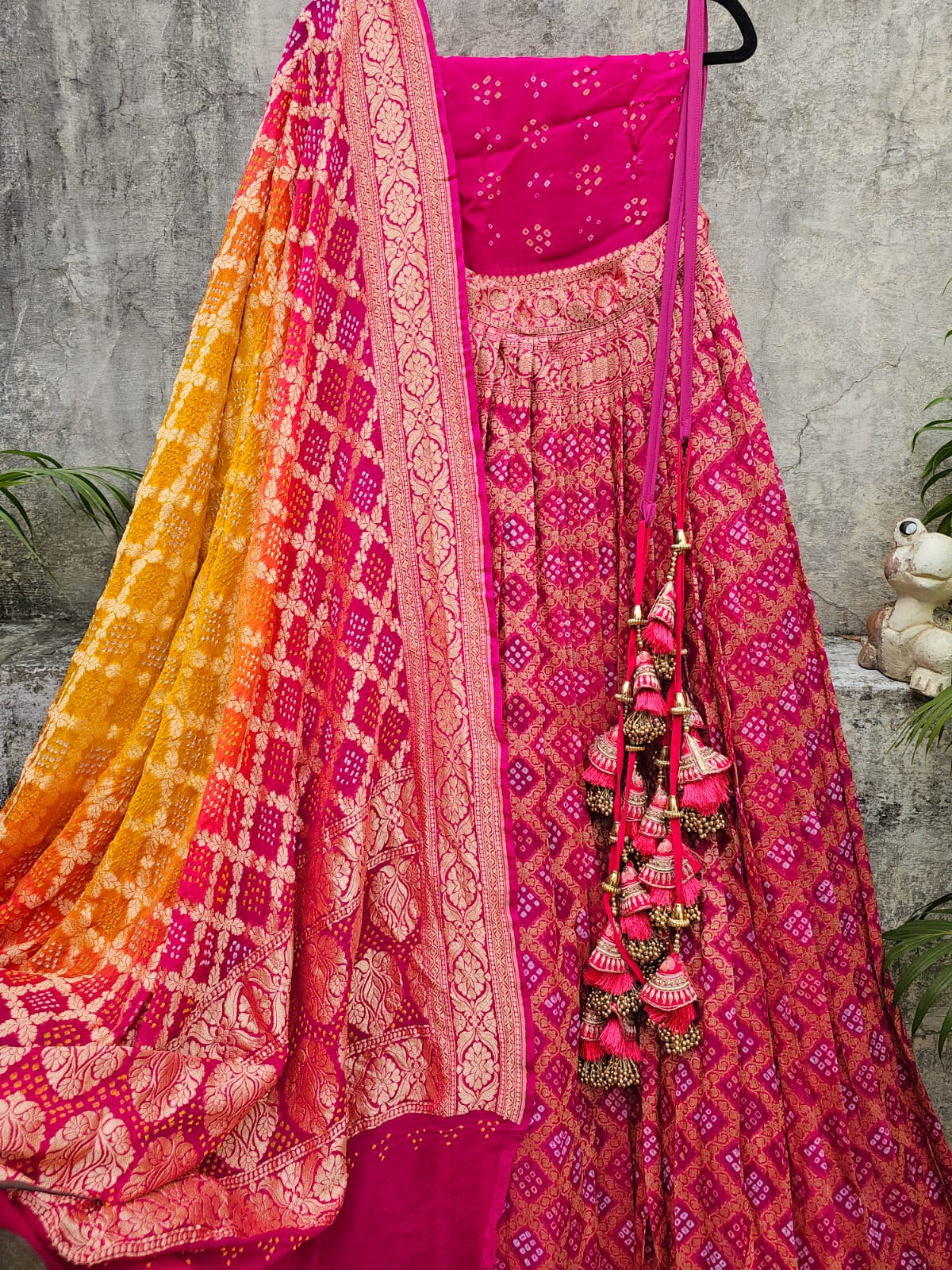 captivating-rani-pink-pure-banarsi-georgette-bandhani-lehenga-with-dupatta