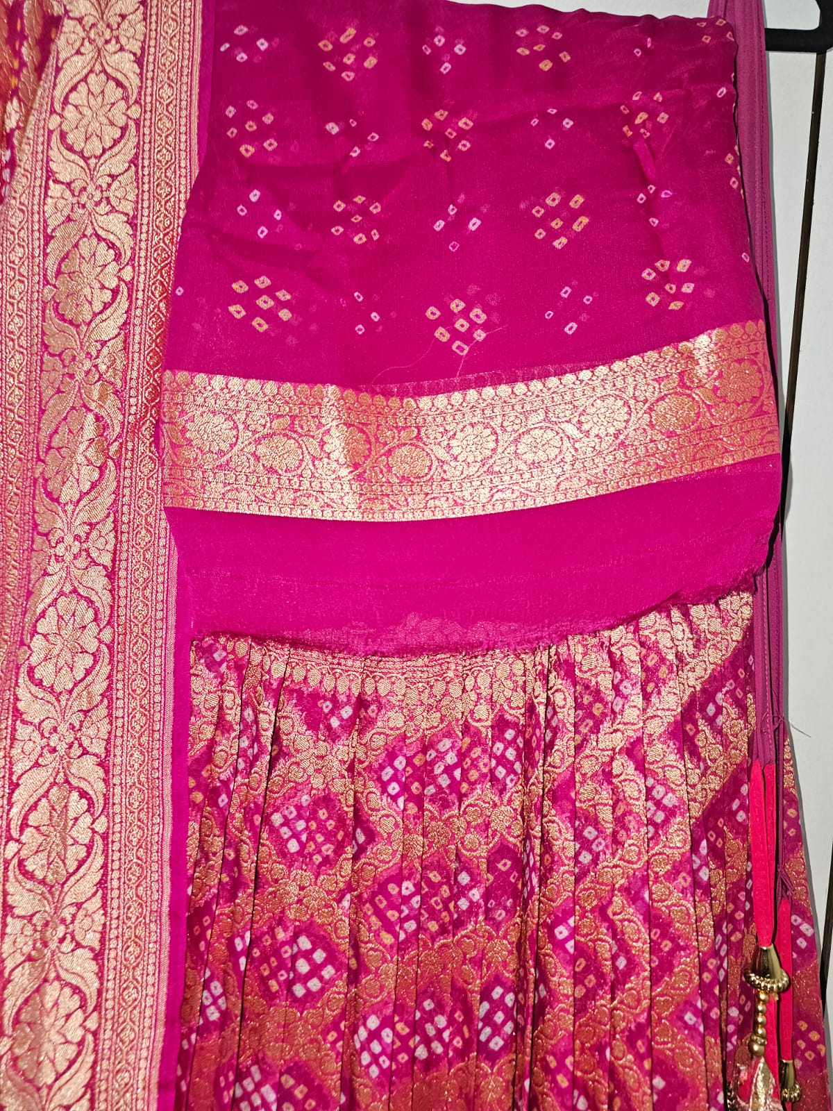 captivating-rani-pink-pure-banarsi-georgette-bandhani-lehenga-with-dupatta