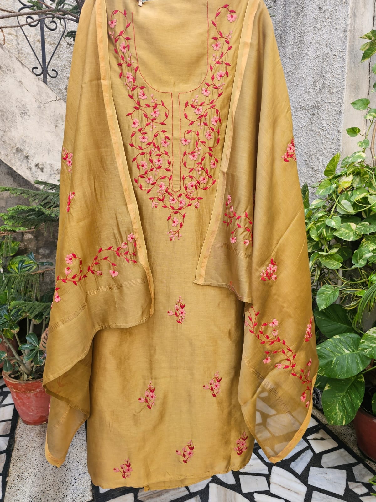 Chanderi Hand Appliqué Kurta Fabric And Dupatta Set - Mehendi Green