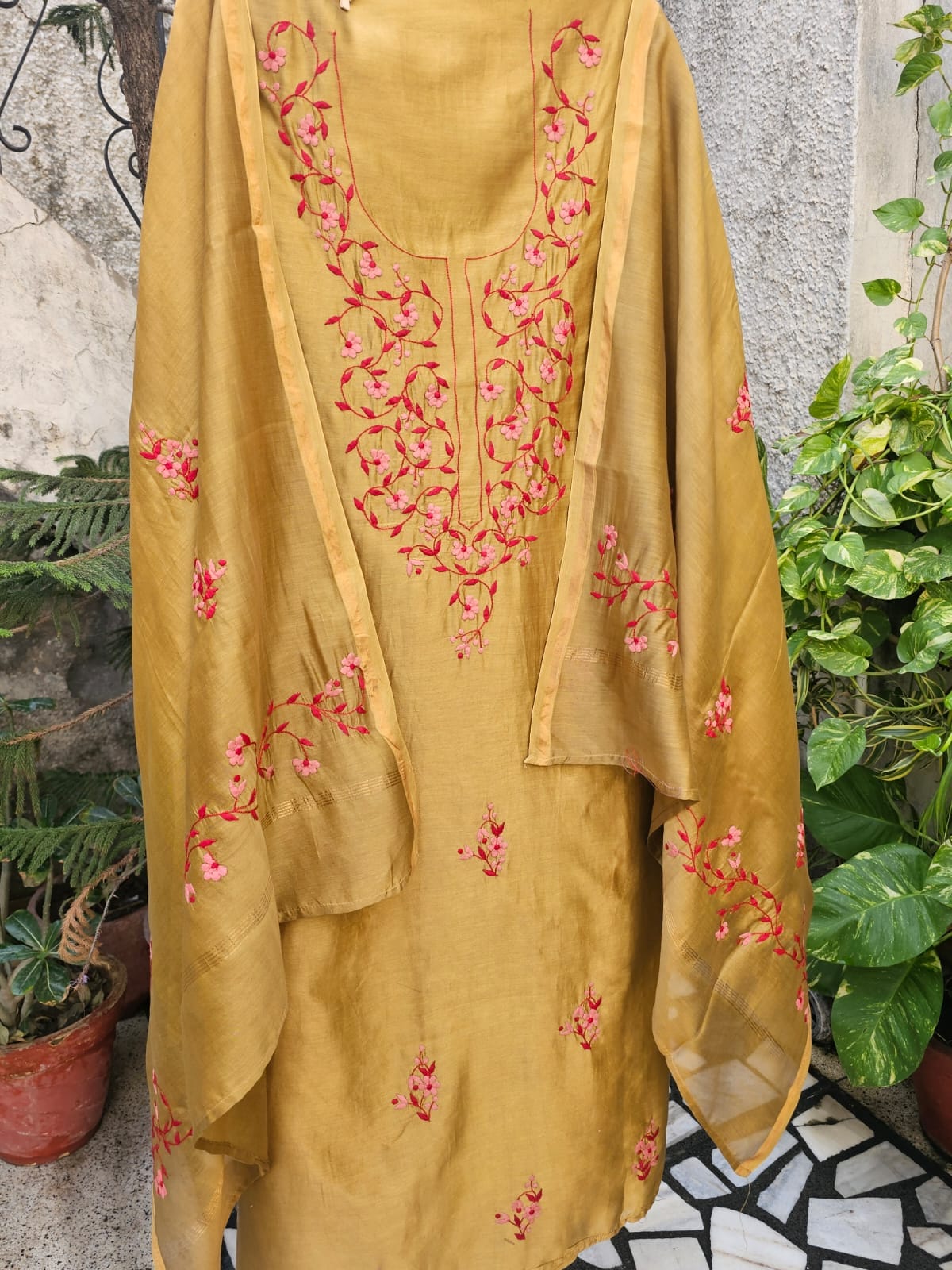 Chanderi Hand Appliqué Kurta Fabric And Dupatta Set - Mehendi Green