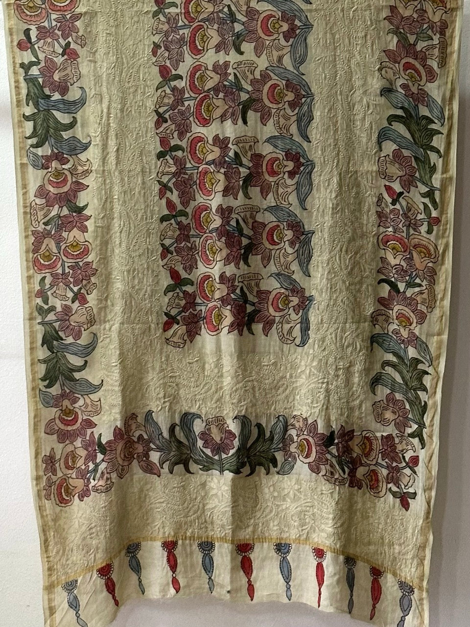 chanderi-cotton-silk-floral-kalamkari-dupatta-with-lucknow-chikankari