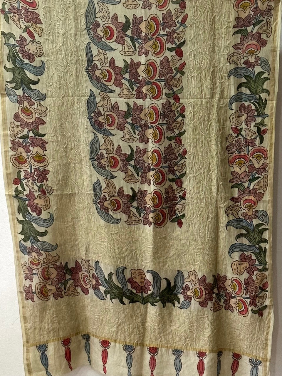 chanderi-cotton-silk-floral-kalamkari-dupatta-with-lucknow-chikankari