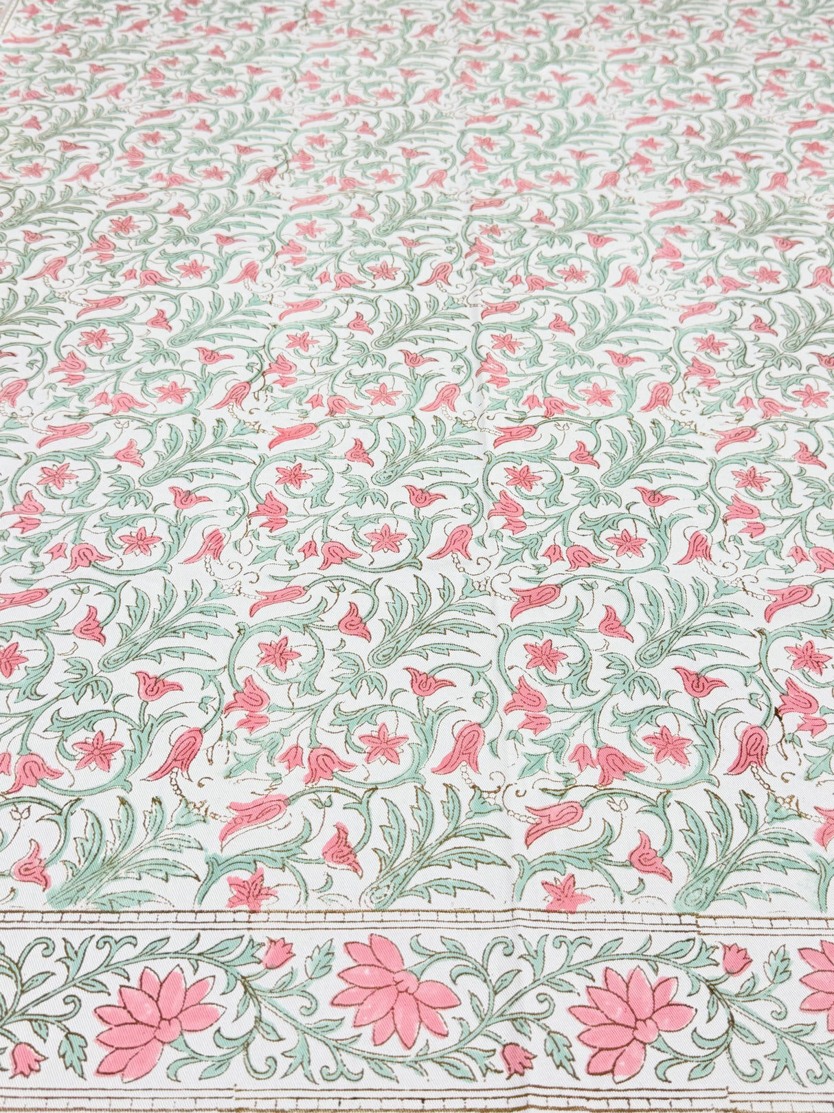 charming-blockprint-table-cover-border