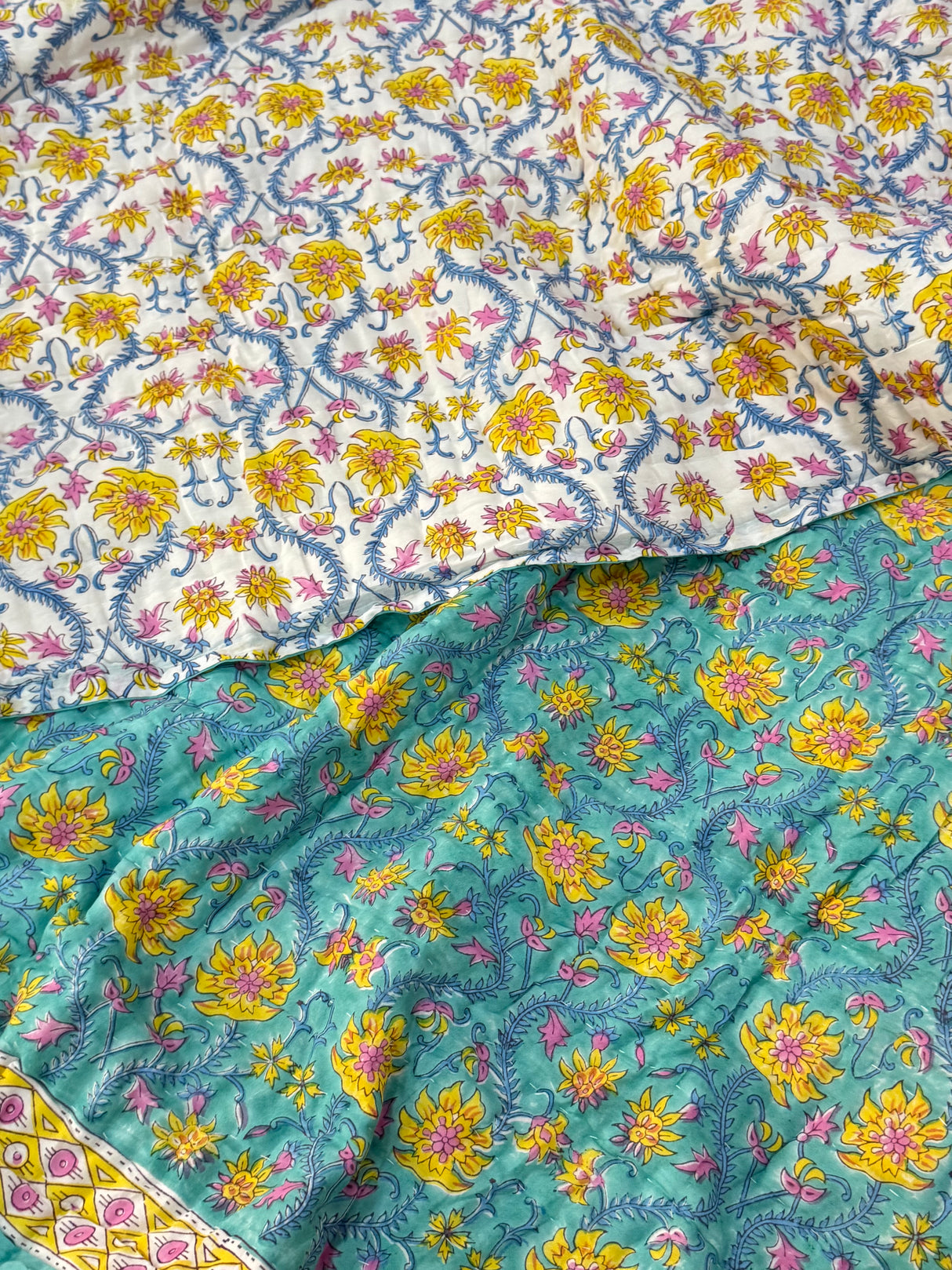 classic-bedroom-quilt-with-handblock