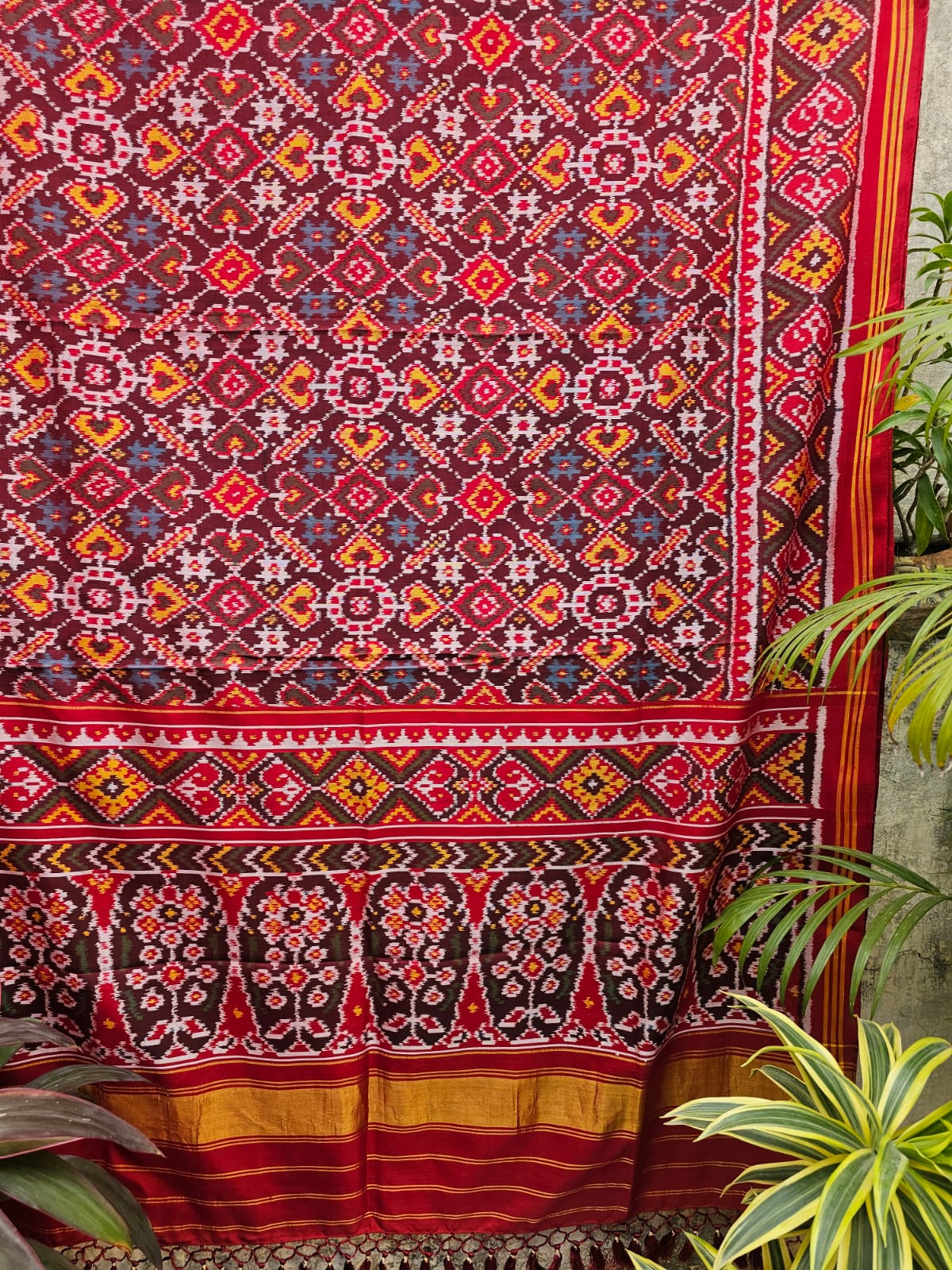 classic-maroon-red-single-ikat-silk-saree