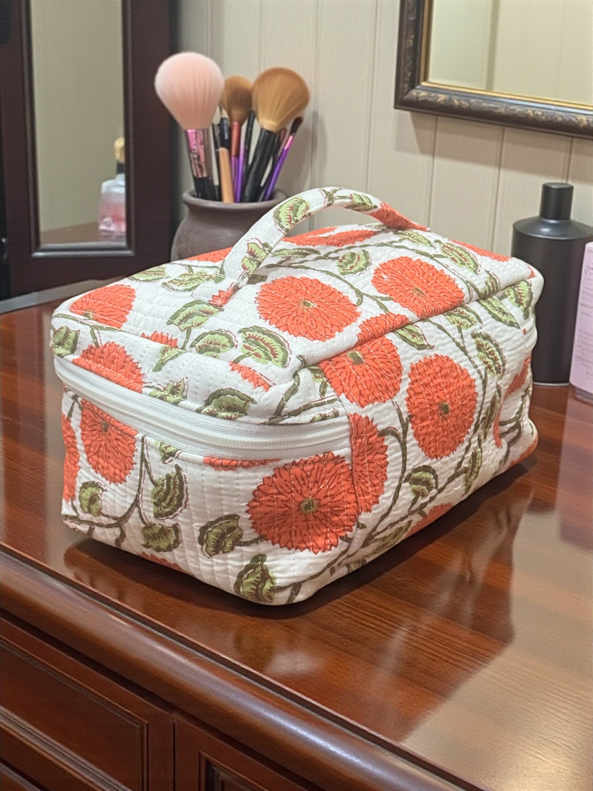 compact-toiletry-bag-with-handle