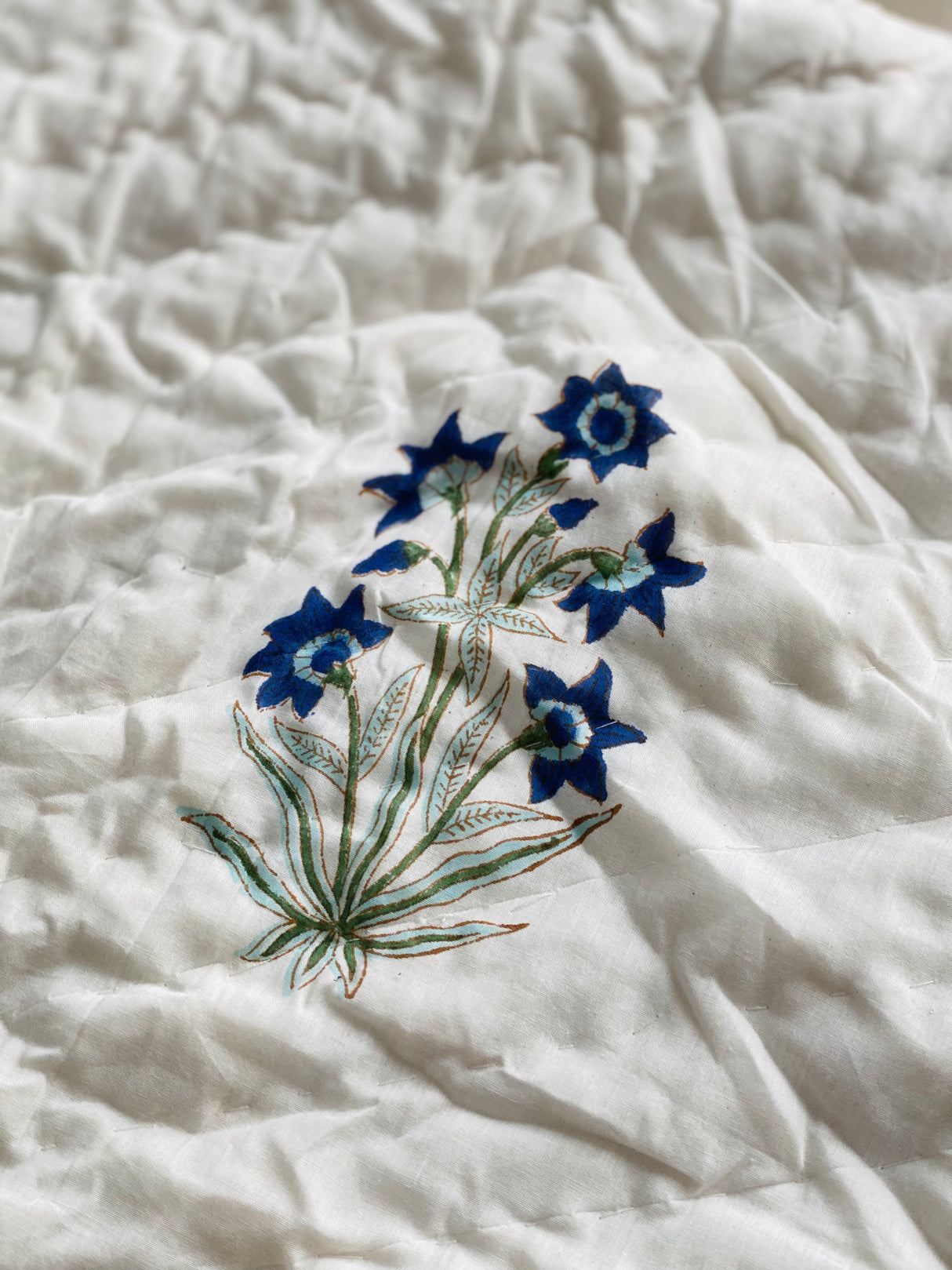 cotton-bedsheet-and-mulmul-quilt