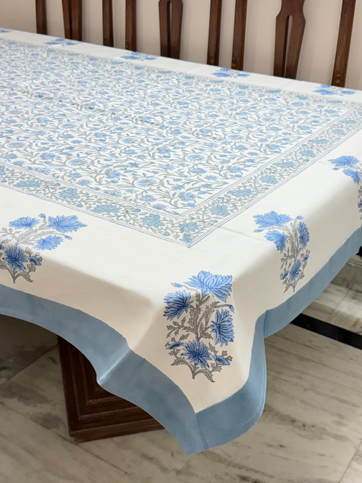 cotton-canvas-table-cover-on-dining-table