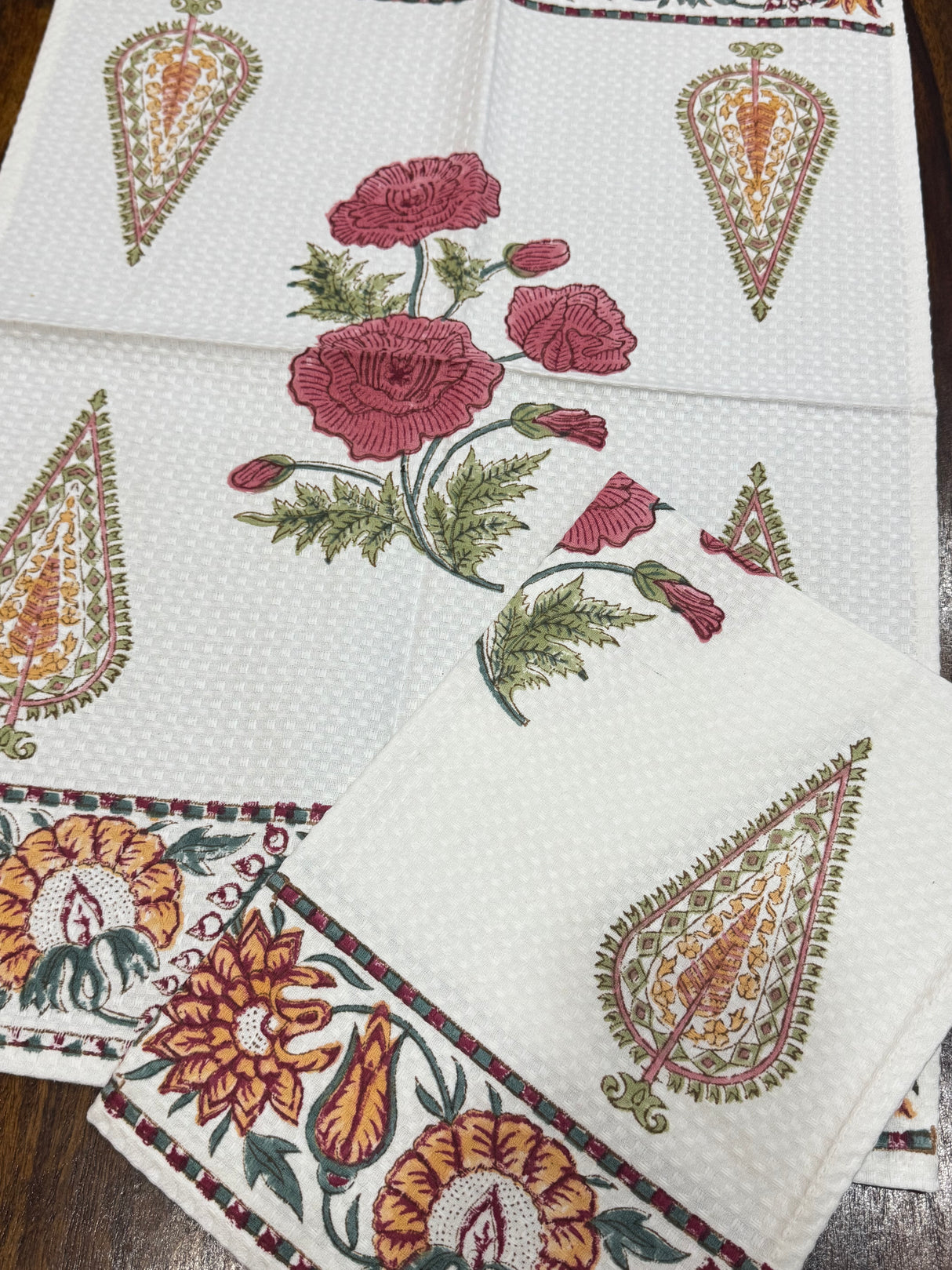 cotton-hand-towel-with-floral-and-paisley-pattern