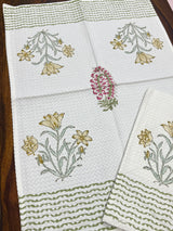 cotton-hand-towel-with-scattered-floral-motifs