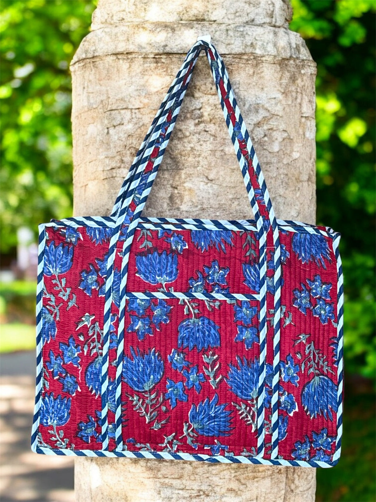 cotton-handcrafted-tote-bag-with-classic-appeal